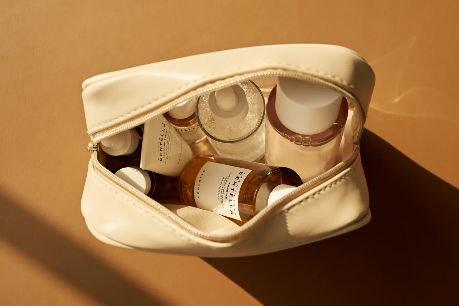SKIN1004 Signature Pouch Kosmetiktasche für unterwegs